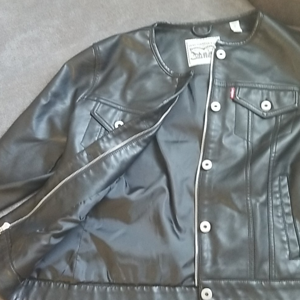Levi's Jacket - Picture 2 of 4